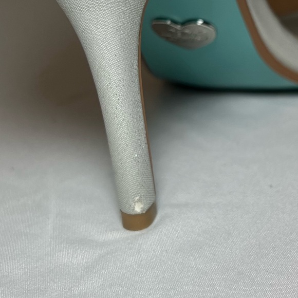 Betsey Johnson SB Gina Bridal Heels - Silver with Blue Bottoms - Size 8.5 - EUC - Picture 11 of 12